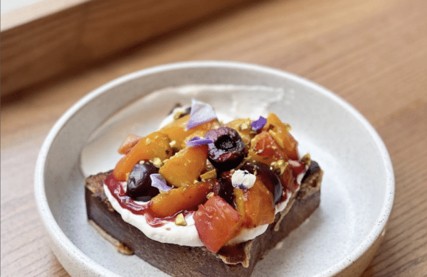 Assiette d'un french toast tester à l'adresse Little collins