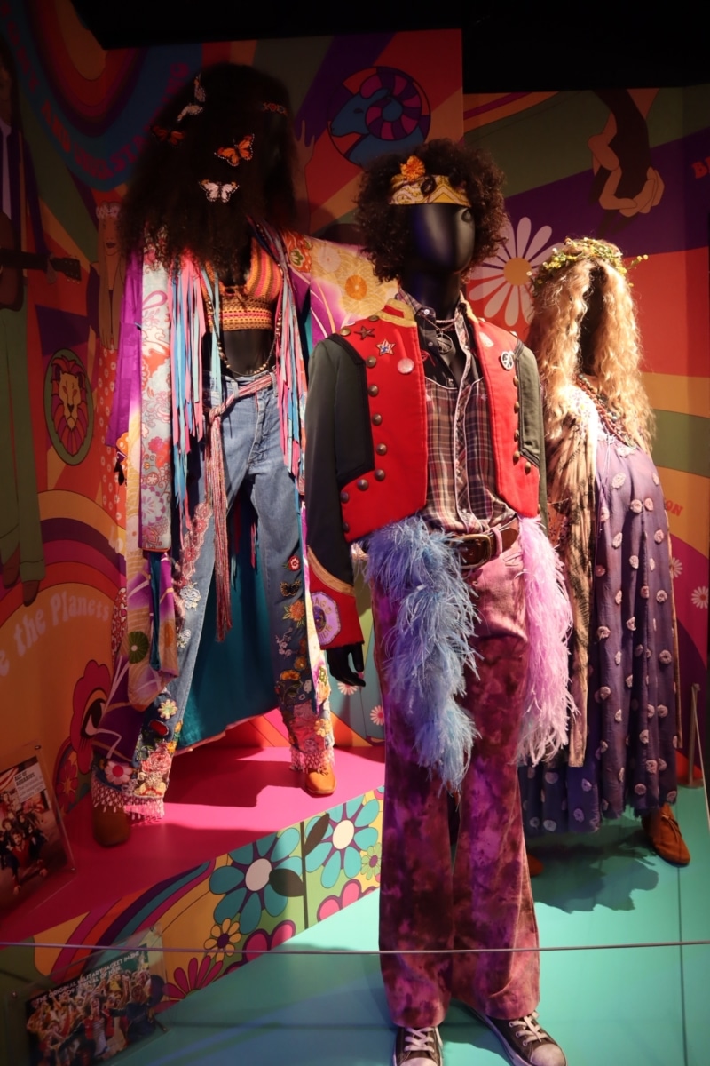 Costume coloré qu'on retrouve au museum of broadway