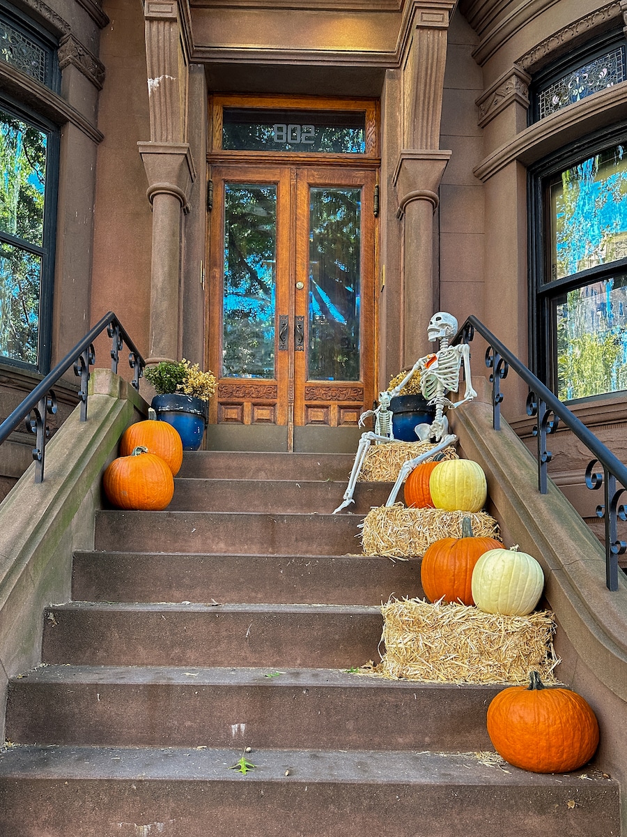 Maison de New York décorée pour Halloween