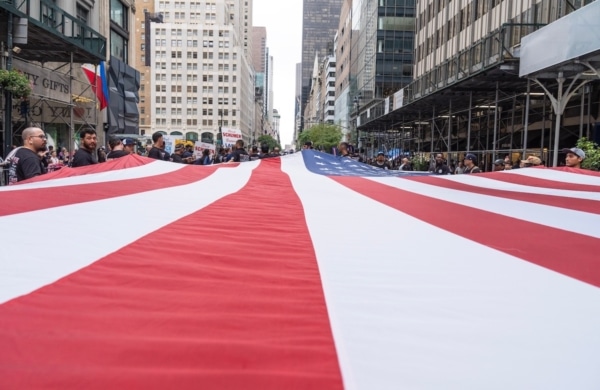 La parade officielle de Labor Day sur la 5e avenue à New York