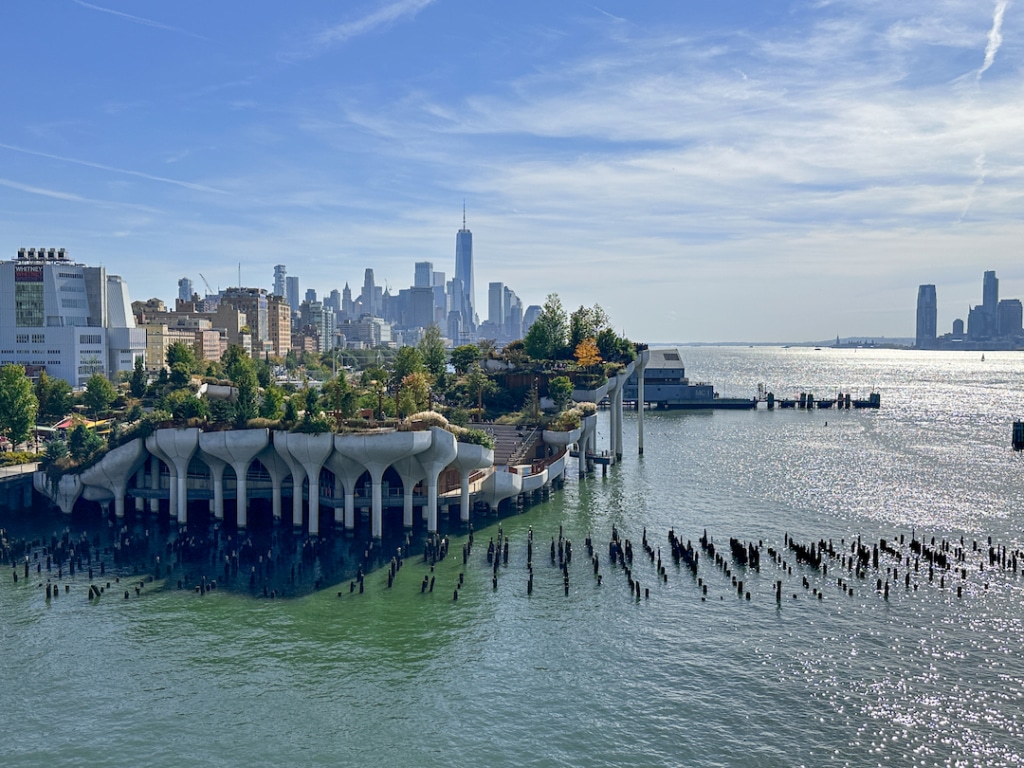 Little Island depuis Pier 57 à New York