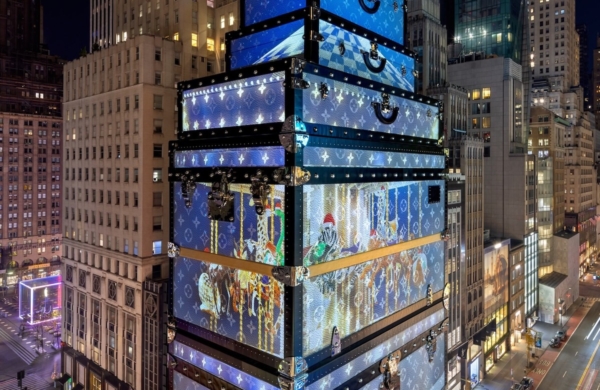 Façade illuminée de la boutique Louis Vuitton à New York pour Noël
