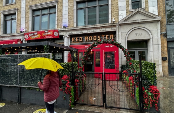 Devanture du restaurant Red Rooster à Harlem