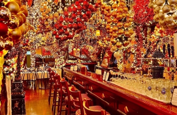 Restaurant Rolf's décoré à Noel à New York
