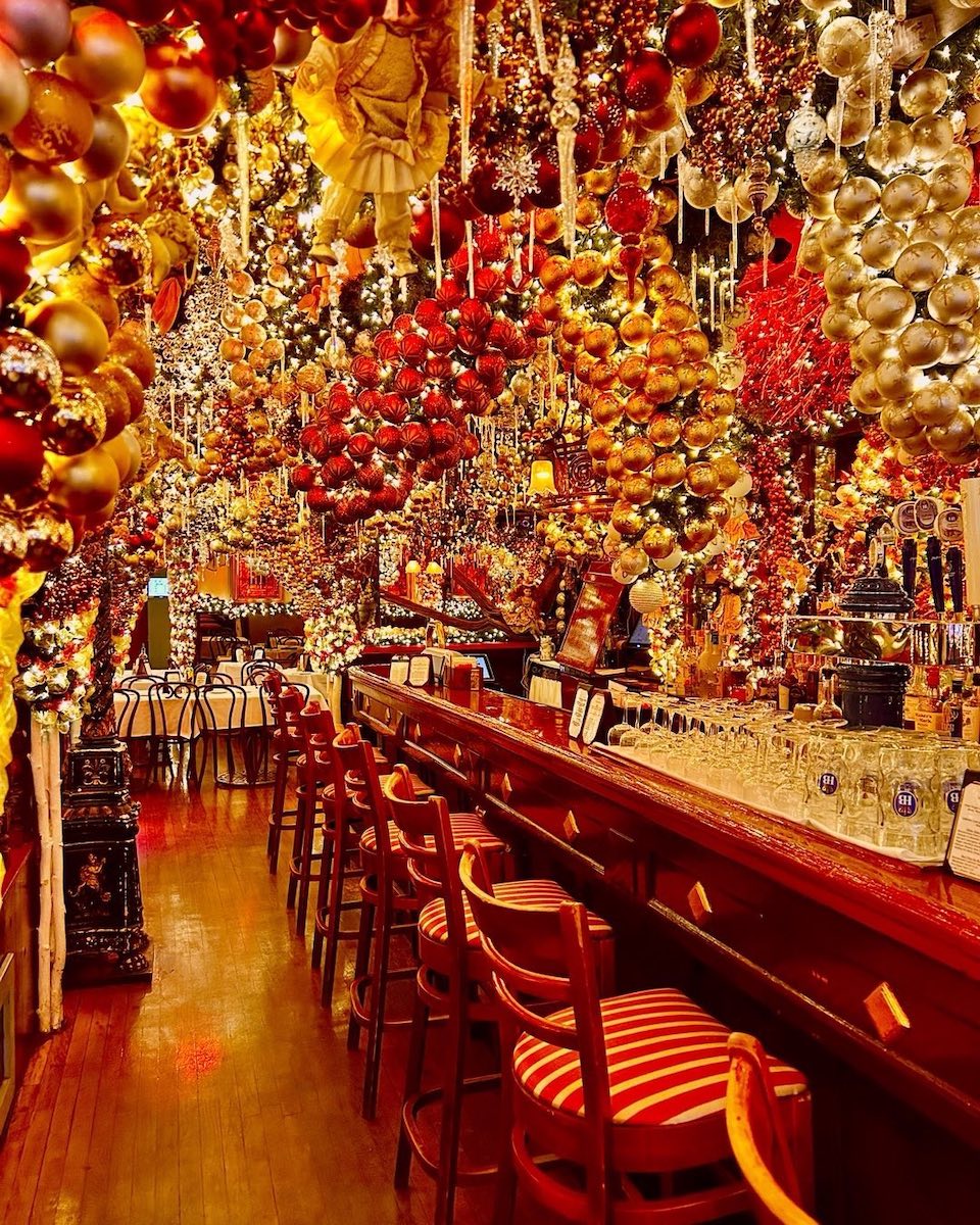 Restaurant Rolf's décoré à Noel à New York