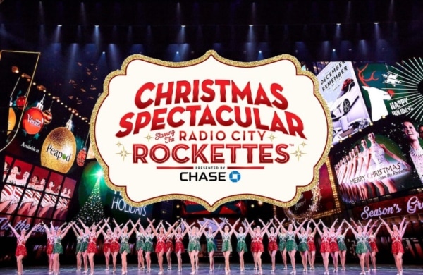 Spectacle de Noël Les Rockettes à New York. Radio City Christmas Spectacular