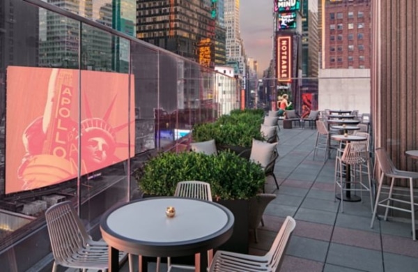 Terrasse du lounge du restaurant the view du mariott marquis