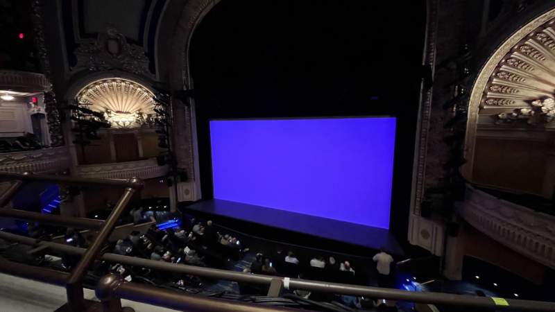 Vue depuis la première rangée de la Mezzanine au Palace Theatre à New York