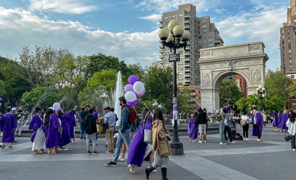Washington Square Park avec des diplômés de NYU