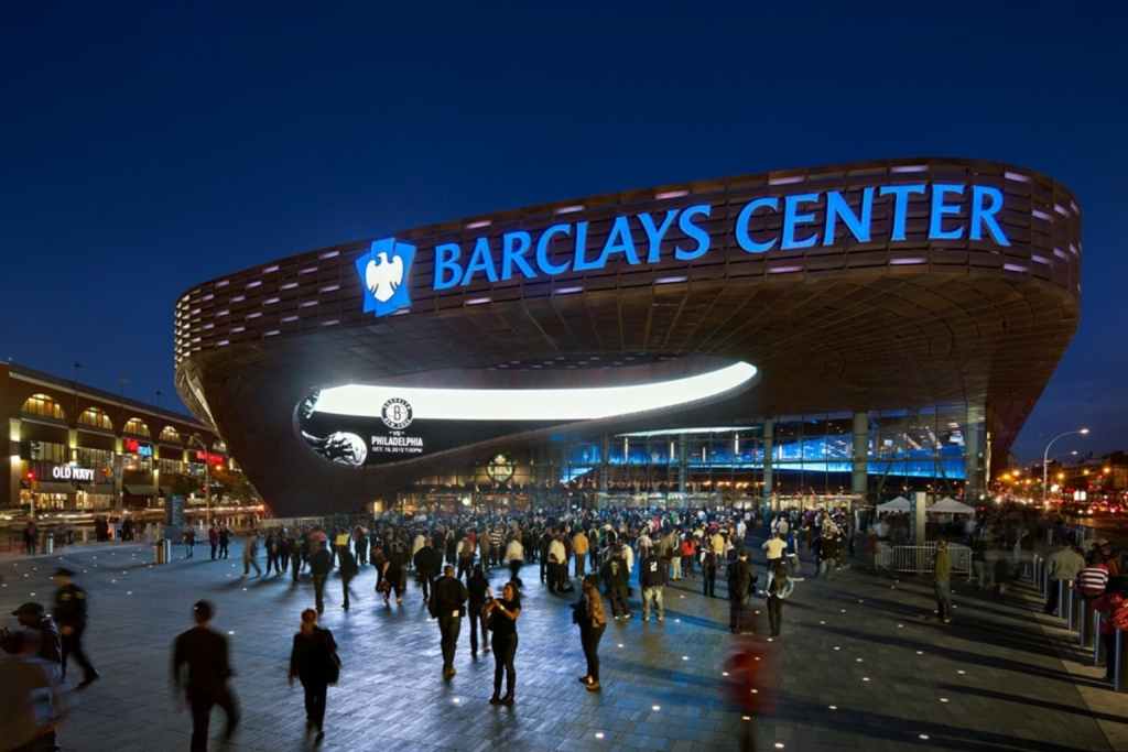 Parvis du Barclays Center, Brooklyn NYC
