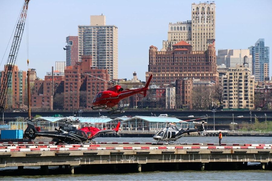 Hélicoptère au départ de l'héliport de New York