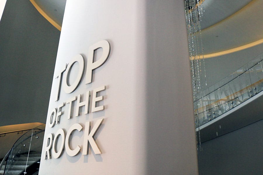 Poteau d'entrée du top of the Rock