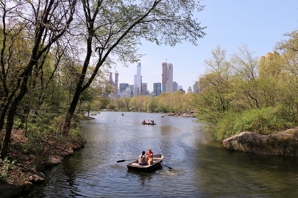 Barque sur le lac de Central Park
