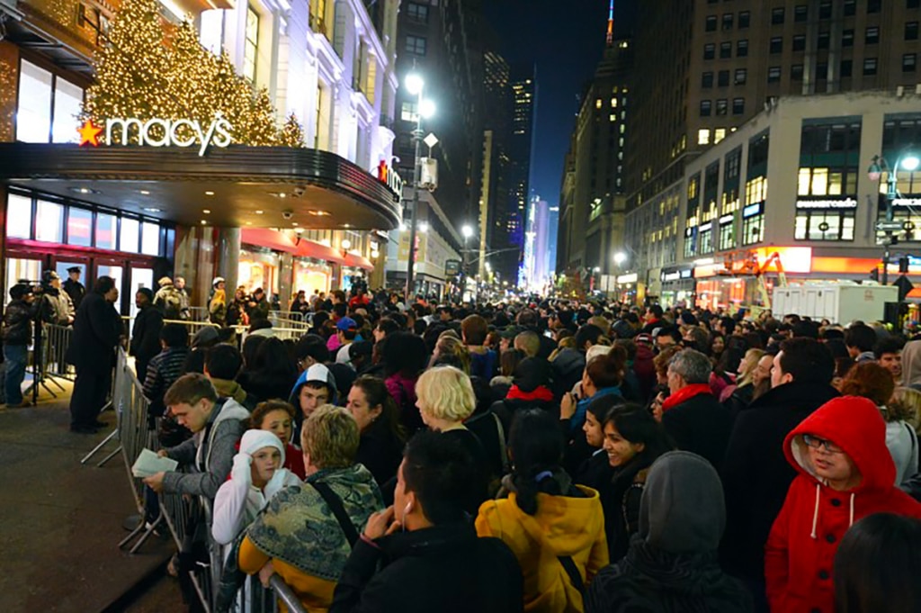 Black Friday devant Macy's à New York