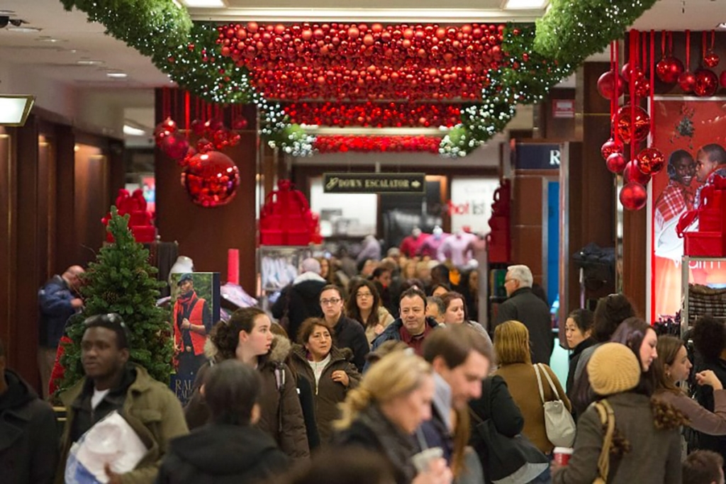 Black Friday intérieur du grand magasin Macy's à New York