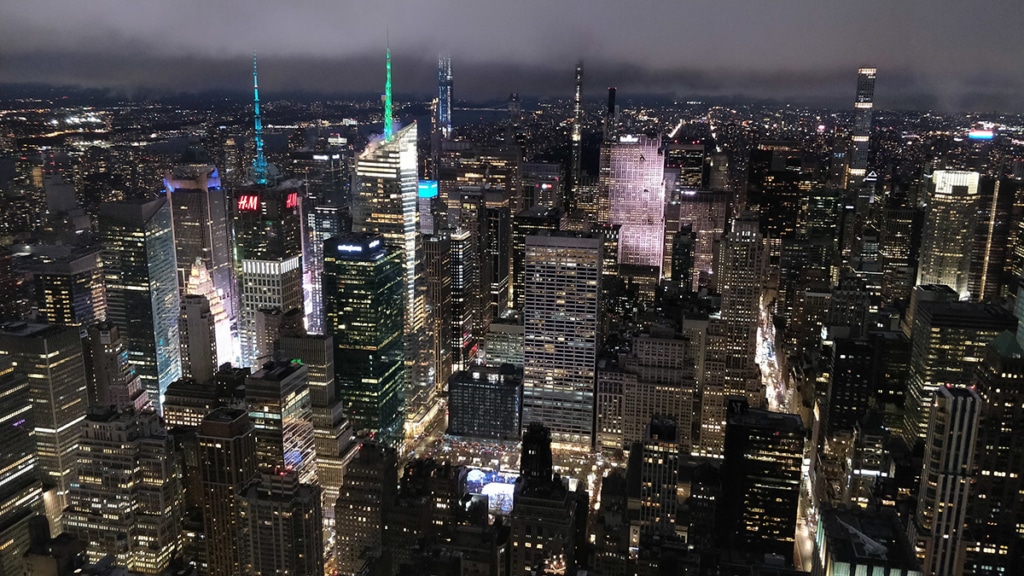 New York la nuit depuis le 86ème étage de l'Empire State Building | Décembre 2019