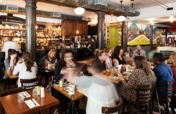 Bubby's situé à Downtown Manhattan à New York propose un large choix de pancakes ainsi que d'autres plats parfaits pour un brunch.