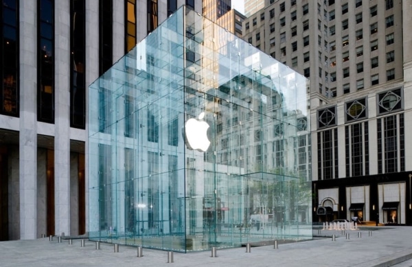 Bâtiment en verre de l'Apple Store sur la 5ème avenue à New York