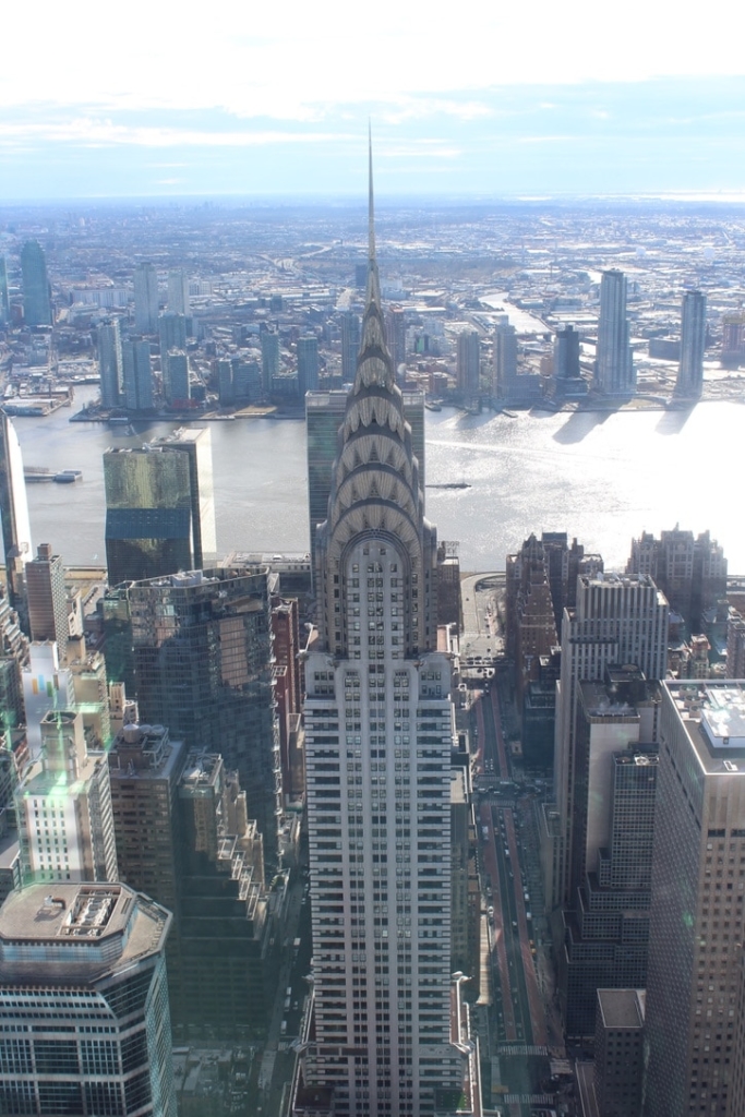 Vue du Chrysler Building et sa flèche en acier inoxydable depuis le One Vanderbilt Summit