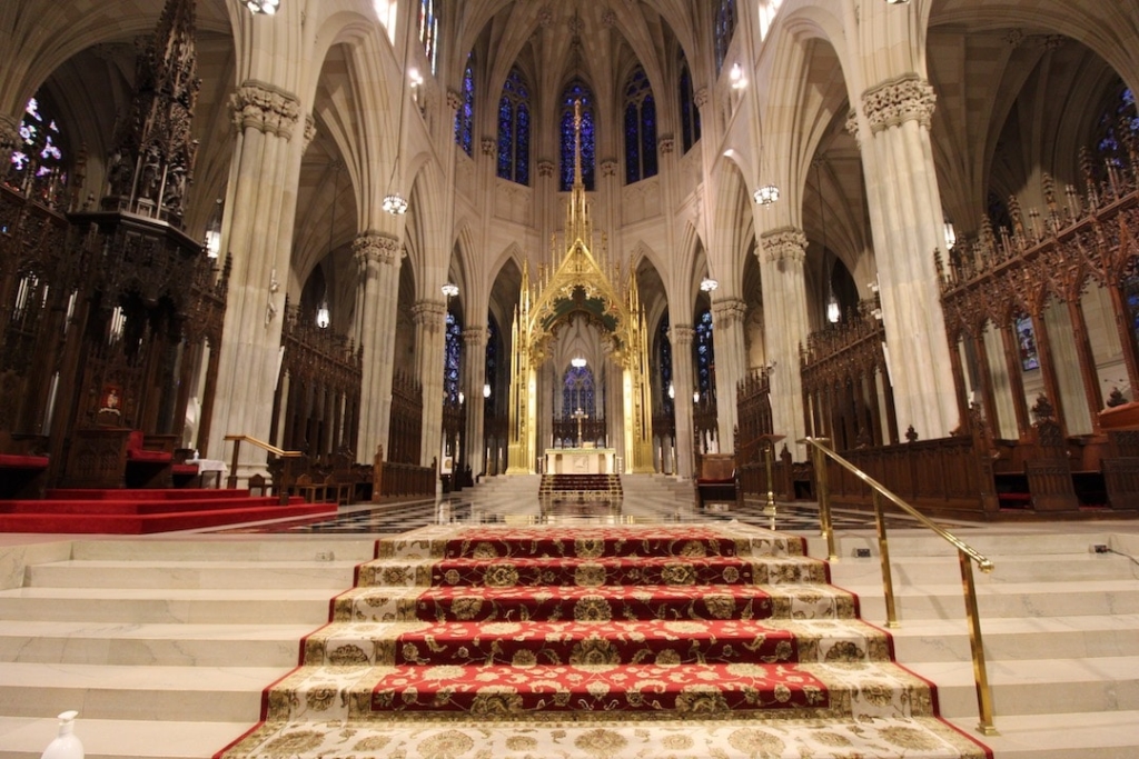 Autel de la cathédrale Saint Patrick à New York